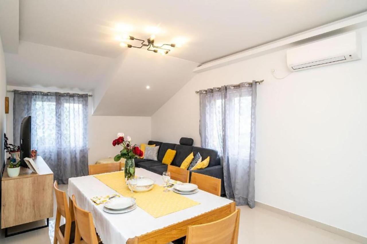 Apartment Matej Mokošica Extérieur photo